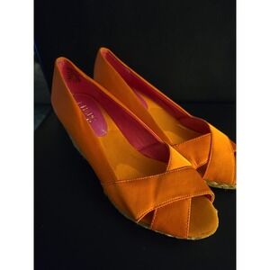 New Chaps Womens 8 B Dakota Orange Shiny Satin Open Toe Wedge Heel Pink Inside